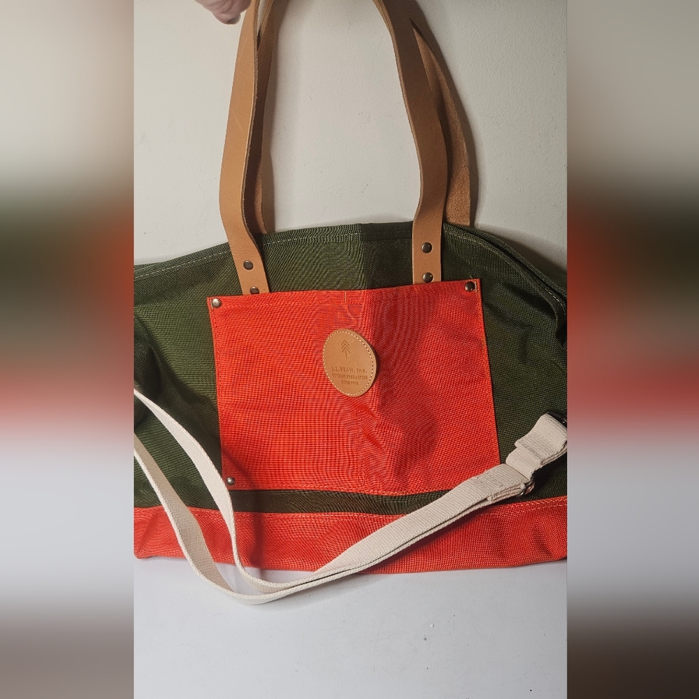 LL Bean limited edition BOAT & TOTE large- Weekender Canvas with shoulder strap
